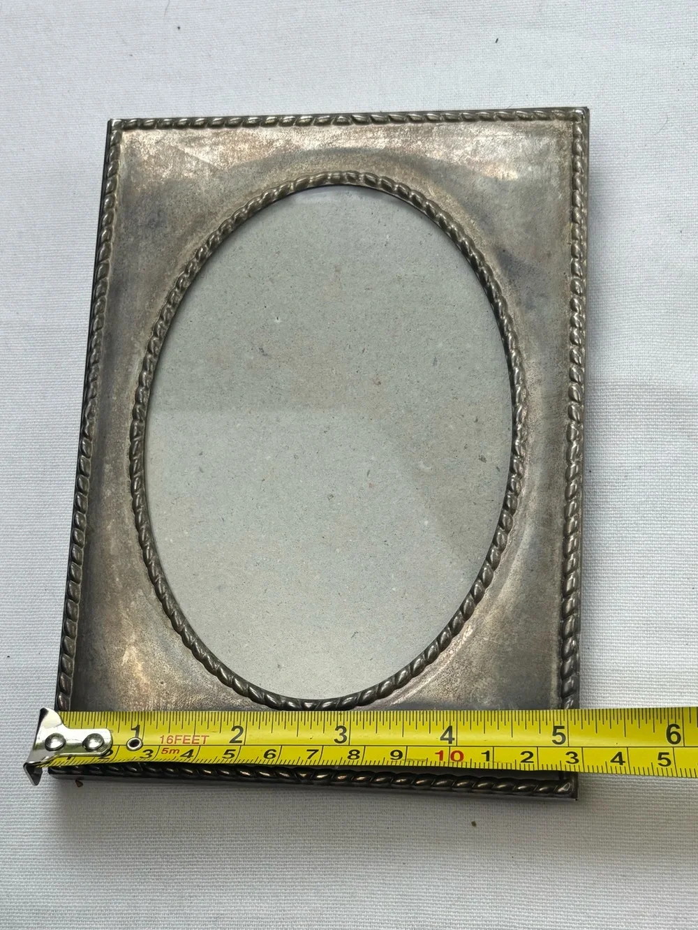 Vintage Classic Silver Plated Photo Frame 5” x 7” Oval Opening Braided Rope Edge